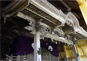 春日神社本殿