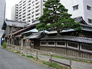 秋田家住宅門及び塀