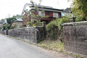 松浦家住宅門柱及び石塀