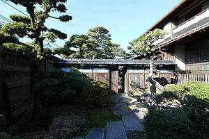 地蔵寺寳珠院中門及び塀