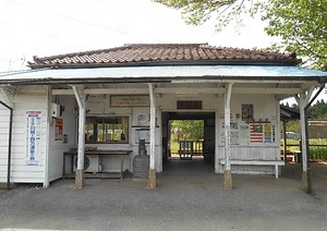 小湊鉄道里見駅本屋