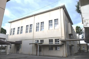 群馬県立沼田高等学校屋内運動場（旧沼田中学校講堂）