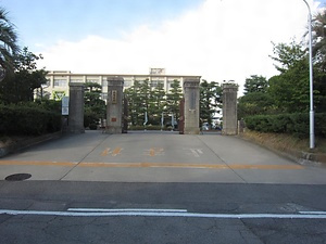 愛知県立鶴城丘高等学校正門門柱（旧愛知県蚕糸学校正門）