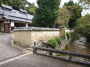 金剛寺天野川東岸旧子院築地塀