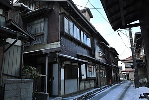 高尾家住宅主屋（絹屋町織物市場）