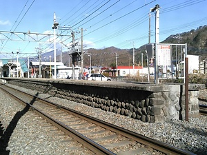 東武鉄道小佐越駅プラットホーム