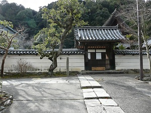 摩尼院 築地塀