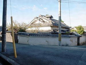 東多田夢勝庵裏門及び北塀