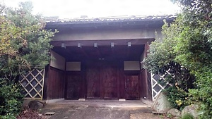 旧中山家住宅長屋門