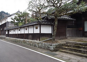 古本家住宅庭門及び塀