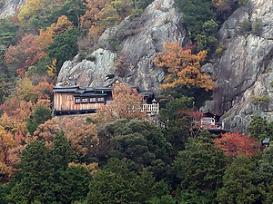 太郎坊宮阿賀神社本殿