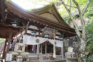 太郎坊宮阿賀神社拝殿