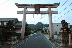 太郎坊宮阿賀神社一の鳥居