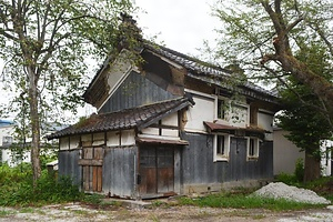 旧機那サフラン酒製造本舗一号倉