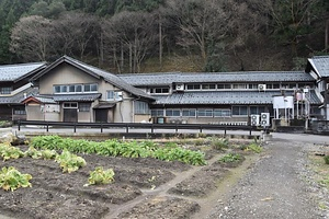 岩野平三郎製紙所漉き場及び圧搾場