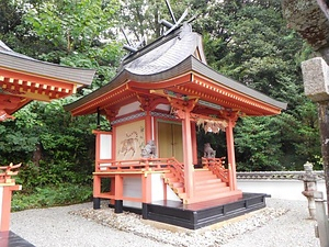 槇尾山明神社本殿