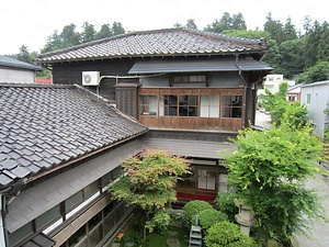 山重仲町通店店舗（旧加茂錦酒造主屋）