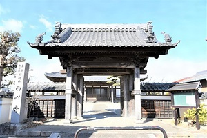 西心寺山門