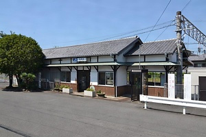 帯解駅本屋