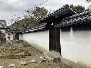 漆原家住宅中門及び袖塀