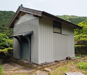 岡﨑家住宅（旧栗須家住宅）蔵