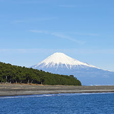 Fujisan, sacred place and source of artistic inspiration